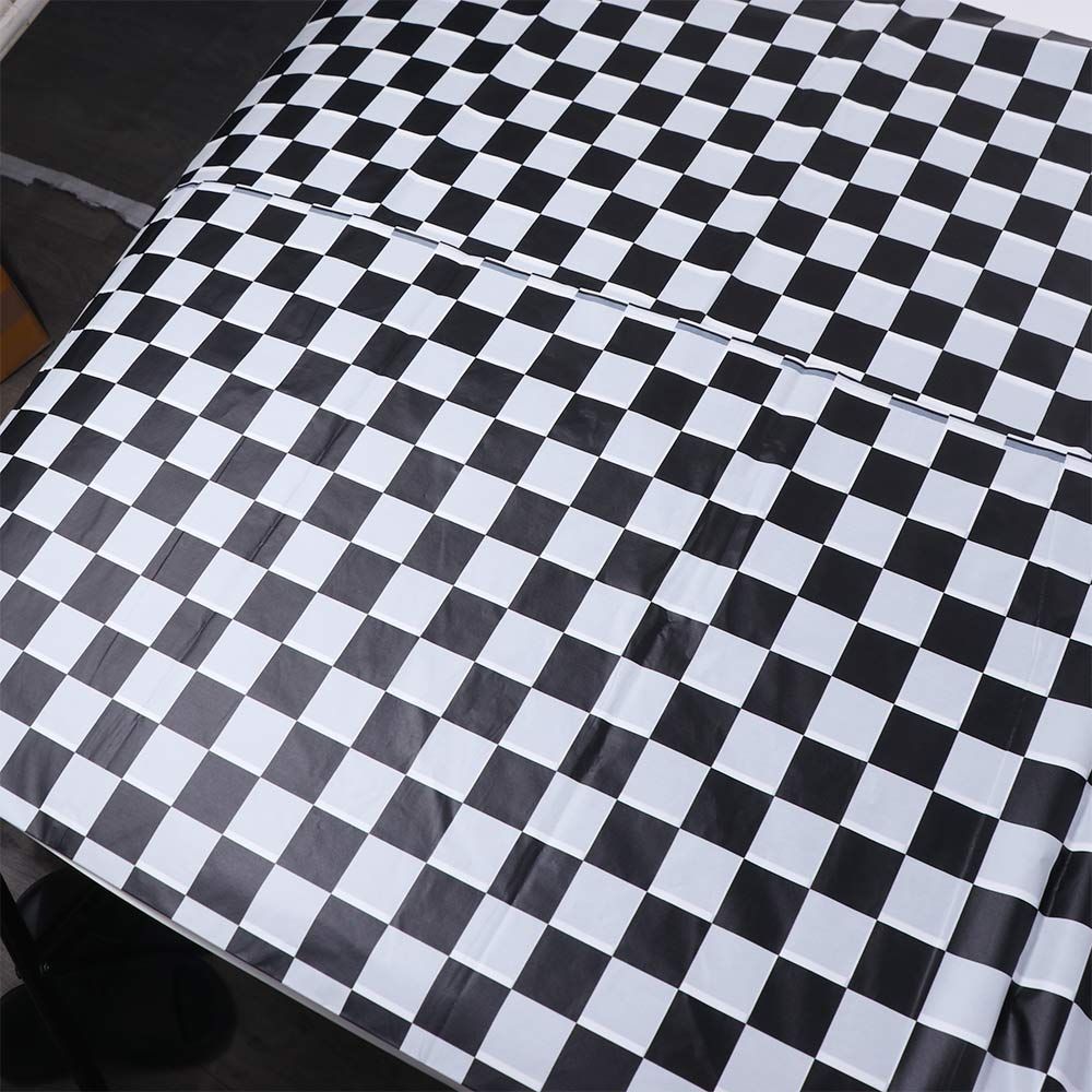 Black and White Checkered Disp - Desk Setup Wallpaper recension och pris